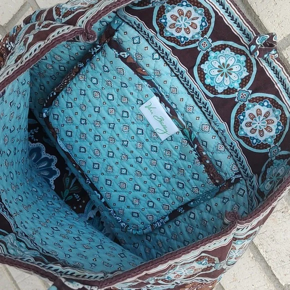 Vera Bradley Pocketbook - Picture 9 of 11